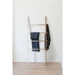 Umbra Matt Carr 60.00-In X 1.63-In White And Natural Hub Ladder -Umbra 330008240 AlternateImage3 l